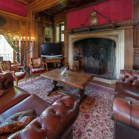 Live Your Dream At This Castle In The City Of 斯帕
